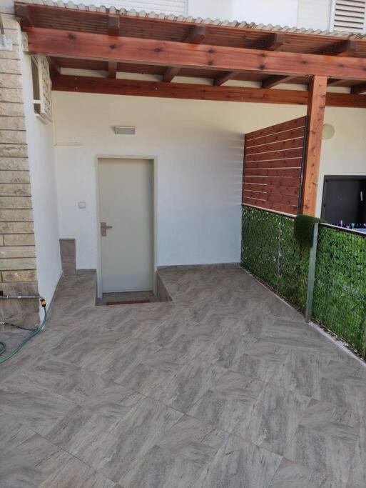 Appartement יחידת אירוח חדשה ומקסימה בכרמיאל Extérieur photo